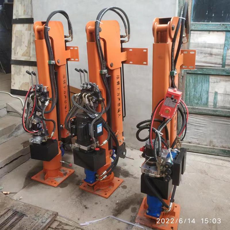 多伦县重汽蓝牌随车吊 3.2吨 国六动力强 液压驱动 农用自卸起重机