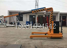多伦县随车吊机220伏家用吊机那里有移动全电动液压吊机移动改装随车吊机